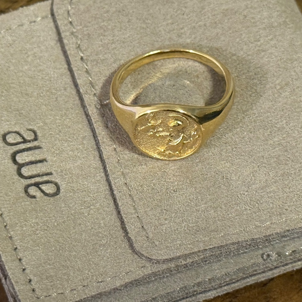 Athena Signet Ring Awe Inspired - Picture 2 of 2
